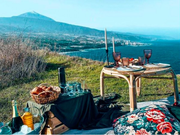 Menú picnic para 2 + set up al aire libre con un escenario único