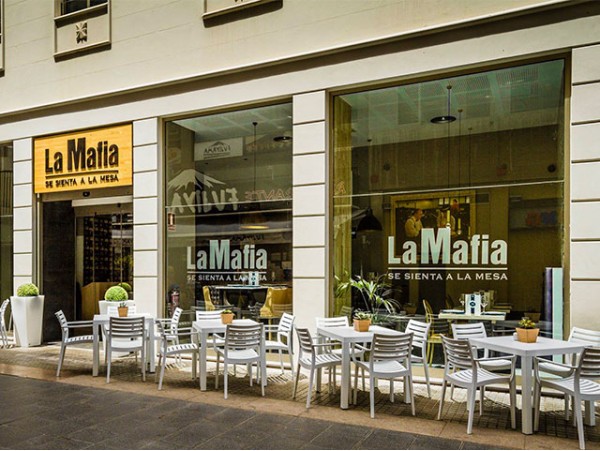 La Mafia SC: Menú para 2 con postres + bebidas