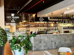 Menú de hamburguesas gourmet con papas + bebida en La Pepa 