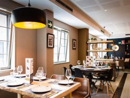 La Mafia se sienta a la mesa: Menú para 2 con postres y bebidas