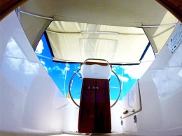 Velero de lujo para hasta 10 personas con snacks y refrescos a bordo