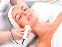 Sesión de manicura semipermanente