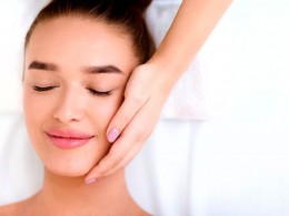 Sesión de manicura semipermanente