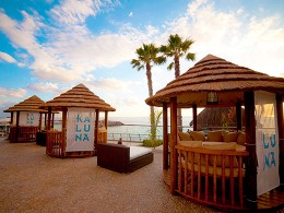 DayPass para 2 con menú y cama balinesa en Kaluna Beach Club