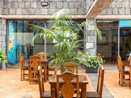 Brunch+Entradas a las Pirámides de Güímar para 2 adultos + 1 niño