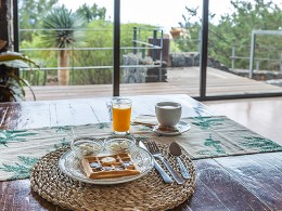 Brunch+Entradas a las Pirámides de Güímar para 2 adultos + 1 niño