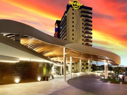 2 noches en Deluxe Gold con desayuno para 2 adultos + 1 niño + acceso al Spa + atenciones a la llegada