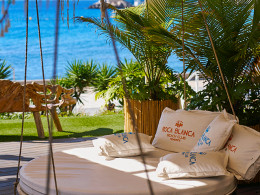 DayPass luxury para 2 con menú + bebidas en Roca Blanca Beach Club