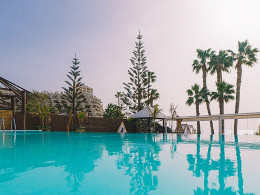 DayPass luxury para 2 con menú + bebidas en Roca Blanca Beach Club