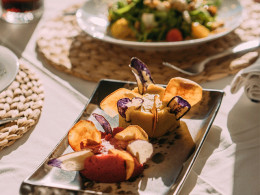 DayPass luxury para 2 con menú + bebidas en Roca Blanca Beach Club