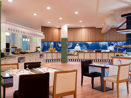 Estancia para 2 adultos con media pensión en habitación doble vista al mar 