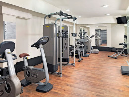 Estancia para 2 adultos con media pensión en habitación doble vista al mar 