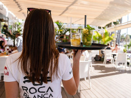 DayPass luxury para 2 con menú + bebidas en Roca Blanca Beach Club