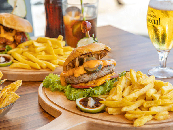 Menú de Burgers para 2 en la Plaza de la Patrona de Canarias