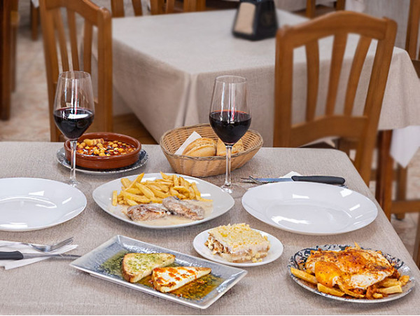 Menú de auténtica comida canaria para 2 en pleno centro de Santa Cruz
