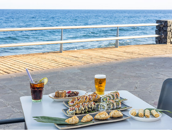 Menú japonés para 2 con vistas al mar en Caletillas