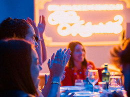 María Antonieta La Reina de los Excesos - Santa Cruz