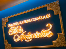 María Antonieta La Reina de los Excesos - Santa Cruz