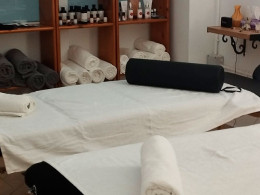 Masaje a elegir entre distintas disciplinas con Aroma Oil en La Laguna