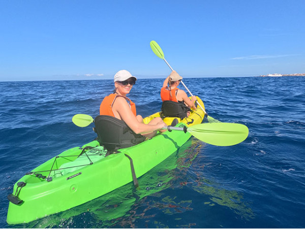 Alquiler de Kayak para 2 con bebidas en el Palm-Mar