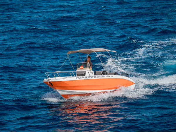 Alquiler de barco CON TITULÍN en Costa Adeje