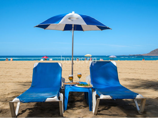 Menú Picnic para 2 con hamaca + sombrilla en la Playa de Las Canteras