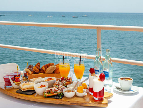 Brunch sobre el mar para 2 frente a la montaña de El Médano