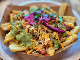 Visita guiada por la fábrica + cata de 5 cervezas artesanales con picoteo