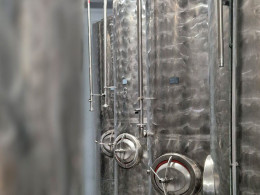 Visita guiada por la fábrica + cata de 5 cervezas artesanales con picoteo