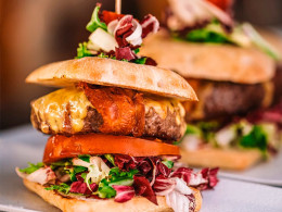 BeachPass para 2 con cama balinesa y almuerzo + bebidas ¡Disfruta del paraíso!