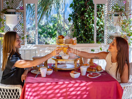 Brunch para 2 en la casa de los Bridgerton + visita guiada con música en vivo 