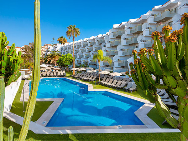 Estancia TODO INCLUIDO para 2 adultos con restaurante buffet + snack bar + bebidas ilimitadas