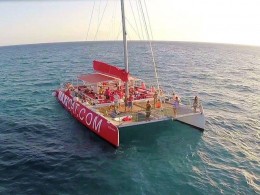 Excursión de 3h en catamarán con almuerzo buffet + bebidas
