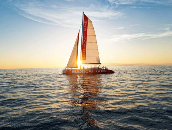Excursión en Catamarán con almuerzo + bebidas ilimitadas
