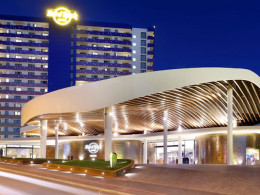 2 noches en Deluxe Gold con desayuno para 2 adultos + 1 niño + acceso al Spa + atenciones a la llegada