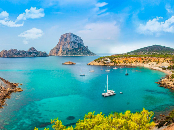 IBIZA: 3 a 7 noches AGOSTO con vuelo + hotel + traslados