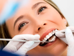 Limpieza dental completa con revisión clínica