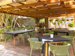 Menú gastronómico envuelto en naturaleza