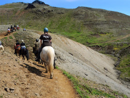 Paseo a caballo rodeado de vistas espectaculares con aperitivo + bebida