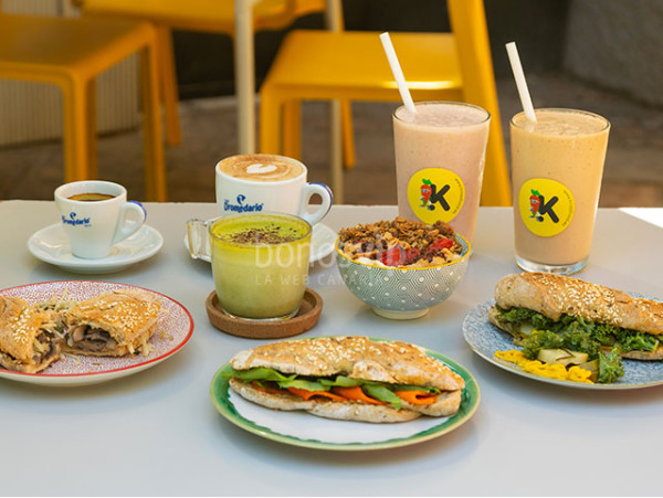 Desayuno o brunch saludable Krass en el Mercado de África