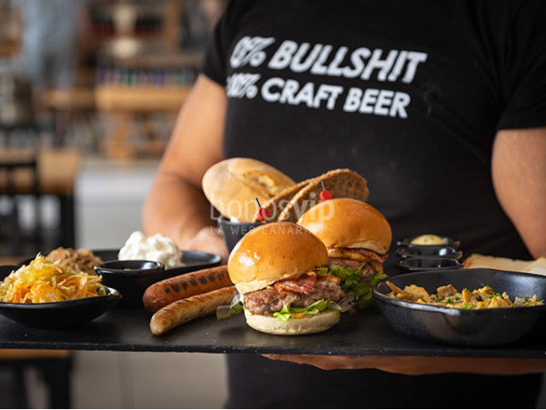 TACOA: Brunch cervecero para 2 con visita guiada ¡Experiencia única en Canarias! 
