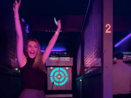 Lanzamiento de hacha y shuriken con bebida ¡Experiencia única!