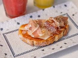 Café & Bar En La Esquina Te Espero - La Cuesta