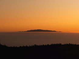 Estancia en Domo para 2 con opción de jacuzzi + cena a la carta en Finca Tres Roques + pack de bienvenida