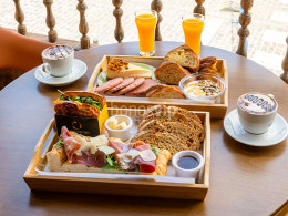  Pastelería: Brunch emblemático para 2 en La Casa Miranda del siglo XVIII