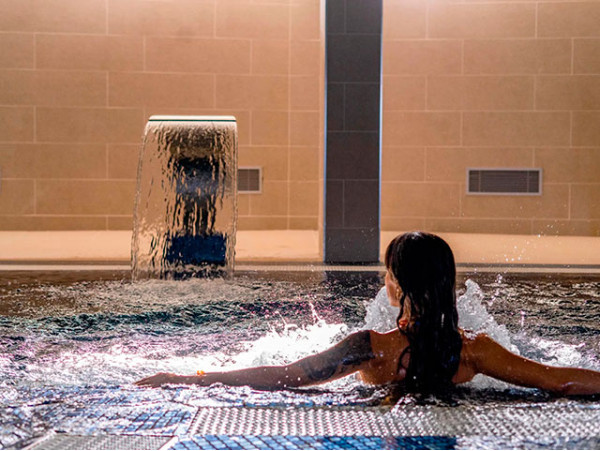 Circuito spa con opción de masaje en pareja