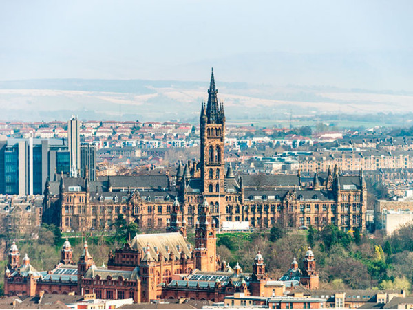 GLASGOW: Vuelo + hotel + tour por la ciudad desde Tenerife
