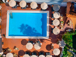 Estancia para 2 con desayuno buffet + late check out + sauna privada