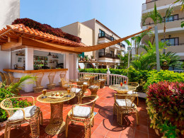 Estancia para 2 con desayuno buffet + late check out + sauna privada