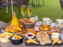 El Café de Manuela - Ravelo